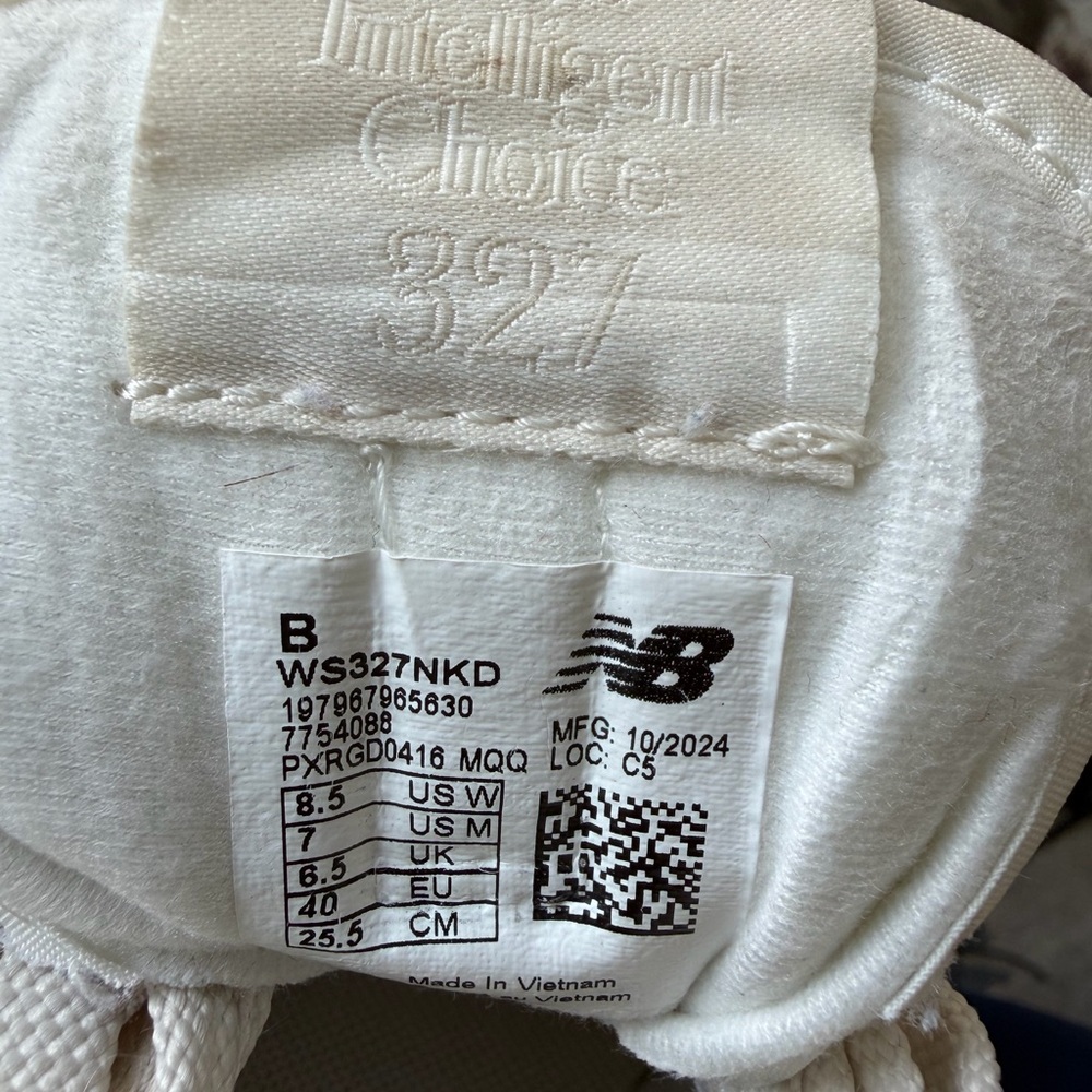 New Balance Cream and White Women's Sneakers size 8.5 - Picture 7 of 7